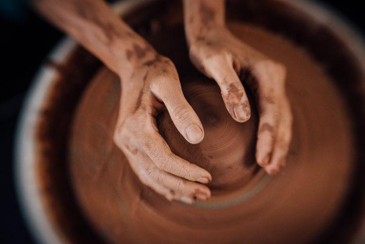 Глиняная посуда своими руками, мастер-класс по изготовлению простой тарелки и кружки