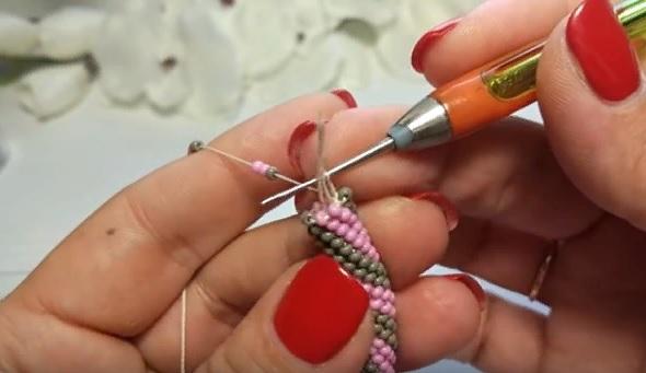 Жгут из бисера ( фото): схемы и пошаговый мастер-класс плетения игколй и крючком для начинающих