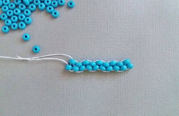Сережки Елочки из бисера - кирпичное плетение